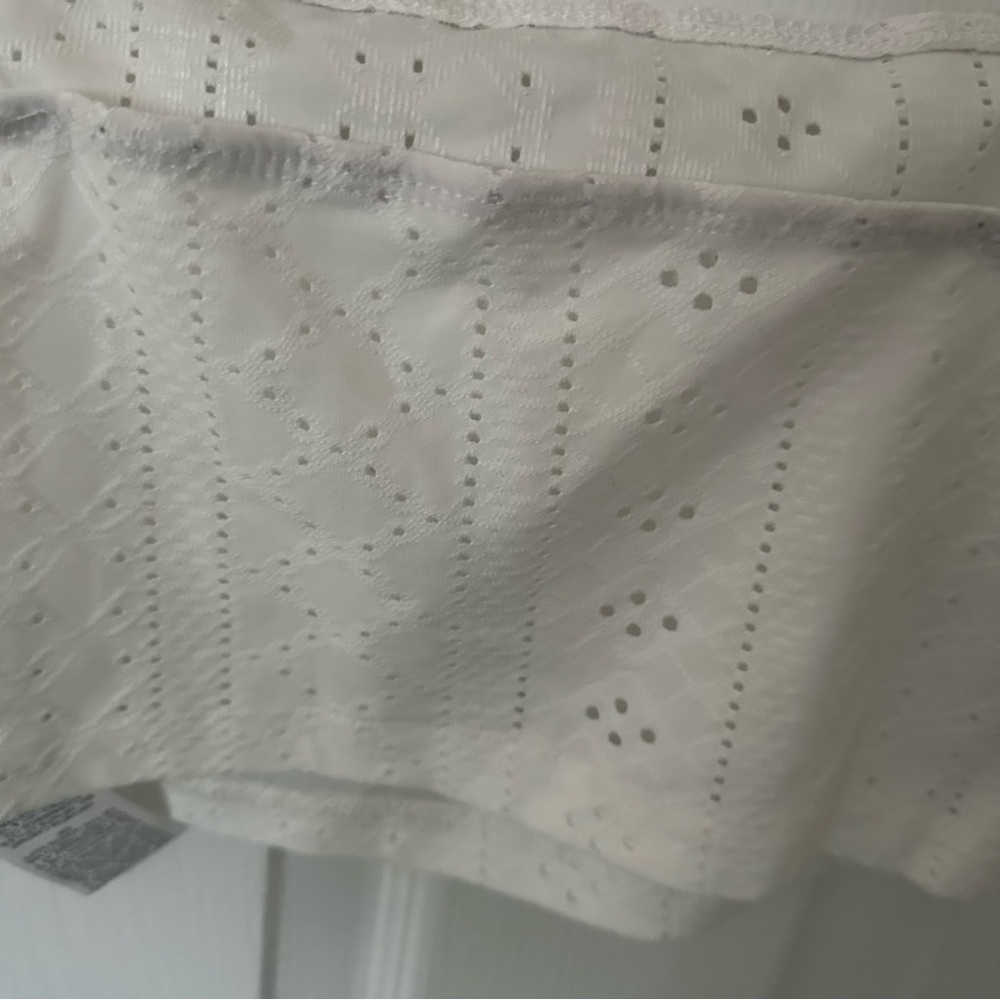 White Crop Top - Picture 6 of 7